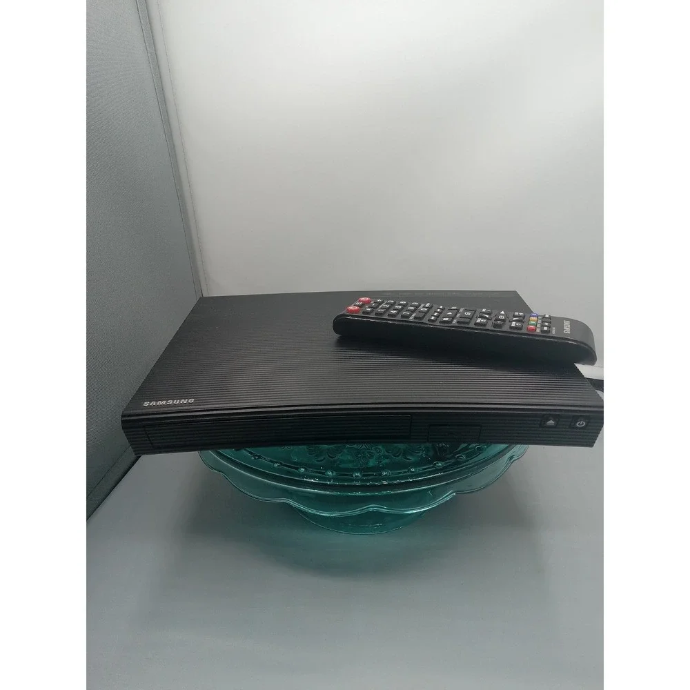Samsung Wifi Smart Blu-Ray DVD Player BD-JM57C W/ Remote - Tested & Works